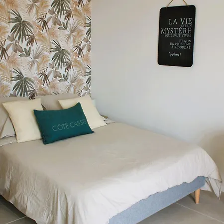 Seaview.cassis * Cassis